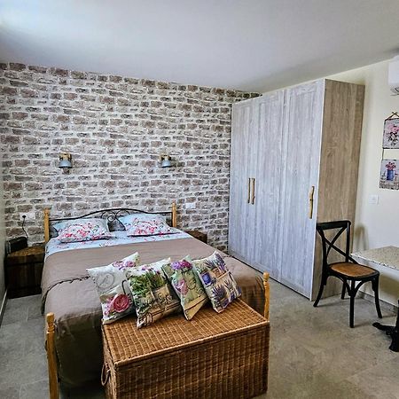 Charmant Studio Pres De La Plage Avec Jacuzzi Et Terrasse Privative Villeneuve-Loubet Buitenkant foto